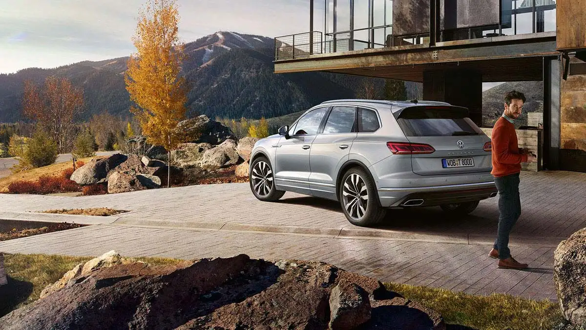 VW TOUAREG LUXURY – Màu Xanh
