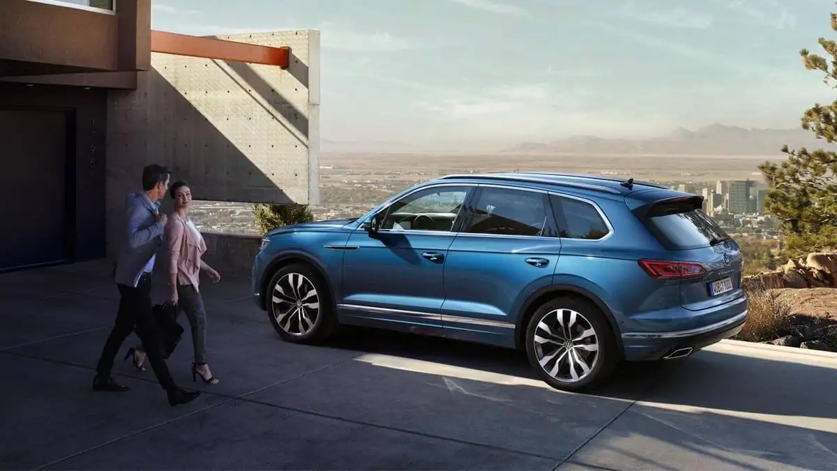 VW TOUAREG LUXURY – Màu Xanh