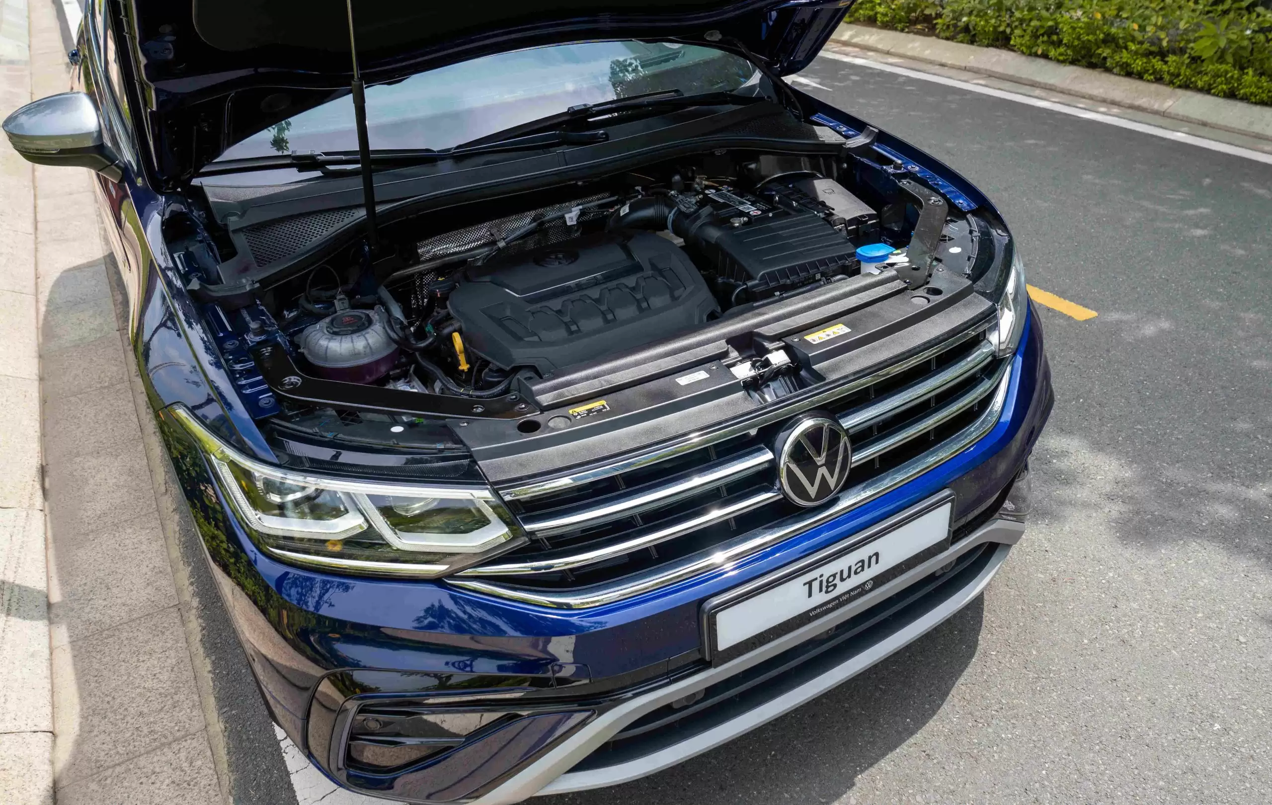 Volkswagen Ra Mắt Phiên Bản Tiguan Platinum Cao Cấp Với Giả Chỉ 1,688 Tỷ Đồng
