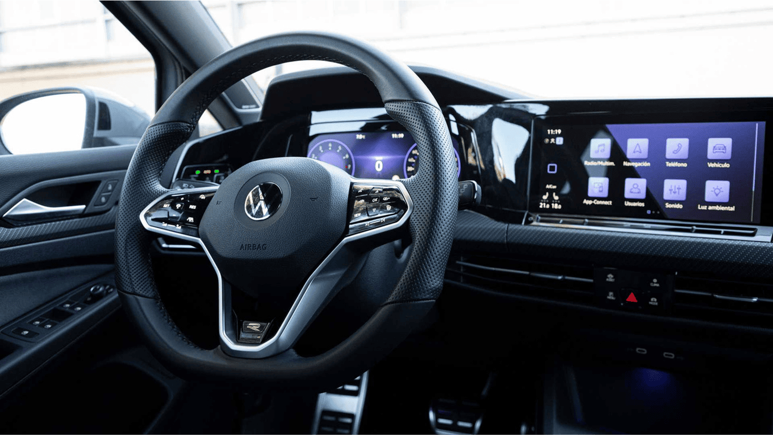 Volkswagen Golf 2025  | Hình ảnh chi tiết, Thông số kỹ thuật và Giá bán mới nhất