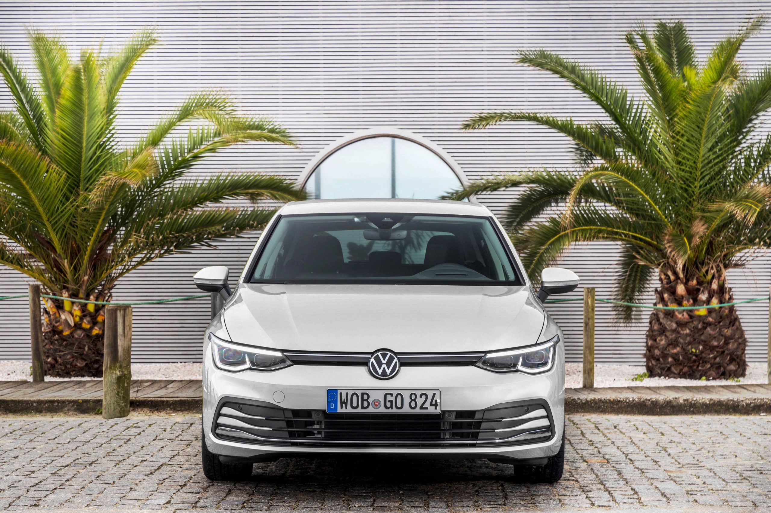 Volkswagen Golf 2025  | Hình ảnh chi tiết, Thông số kỹ thuật và Giá bán mới nhất