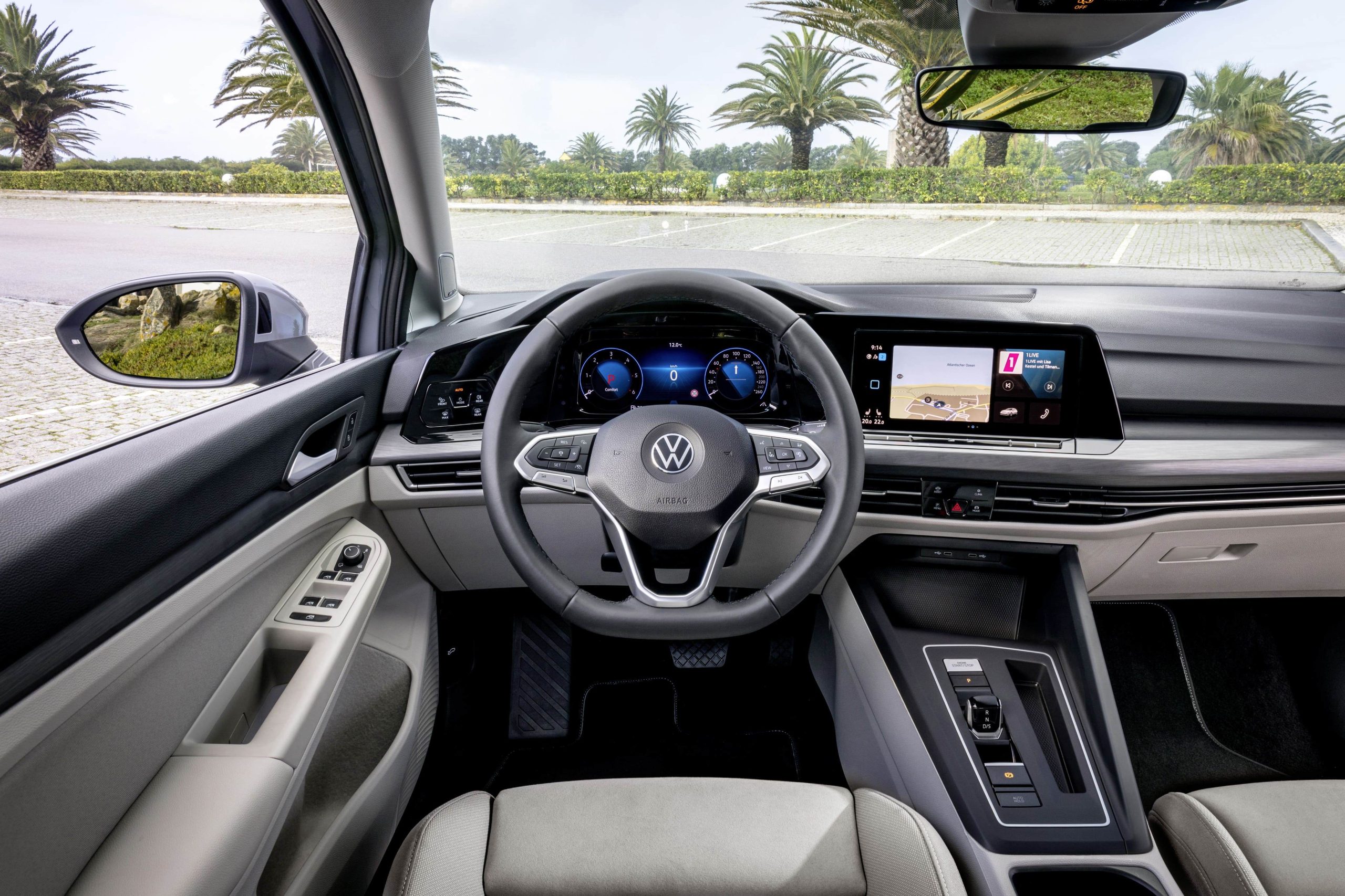 Volkswagen Golf 2025  | Hình ảnh chi tiết, Thông số kỹ thuật và Giá bán mới nhất