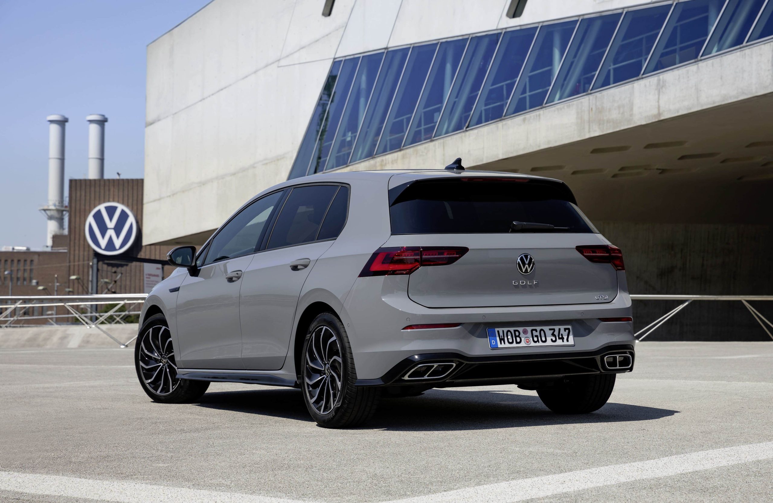 Volkswagen Golf 2025  | Hình ảnh chi tiết, Thông số kỹ thuật và Giá bán mới nhất
